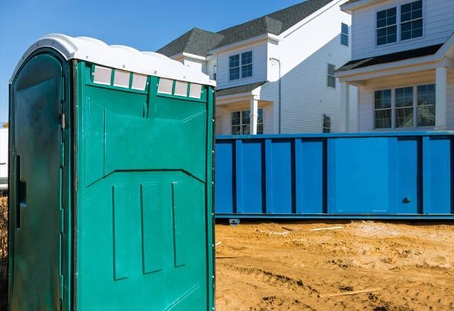 porta potties – ensuring safe and comfortable working conditions